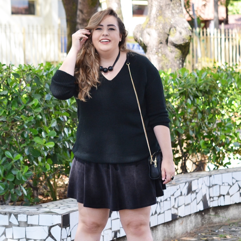 Look plus size monocromático